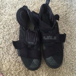 Lebron James basketball shoes